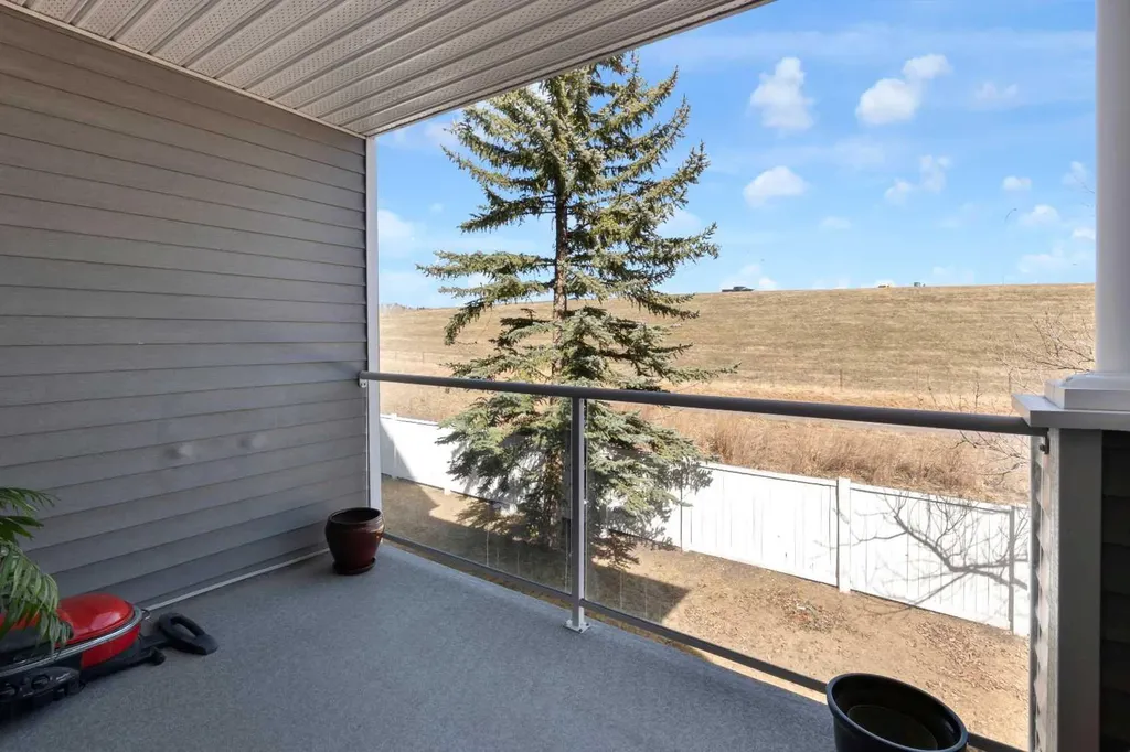 2212 Tuscarora Manor NW Calgary AB T3L 2J9