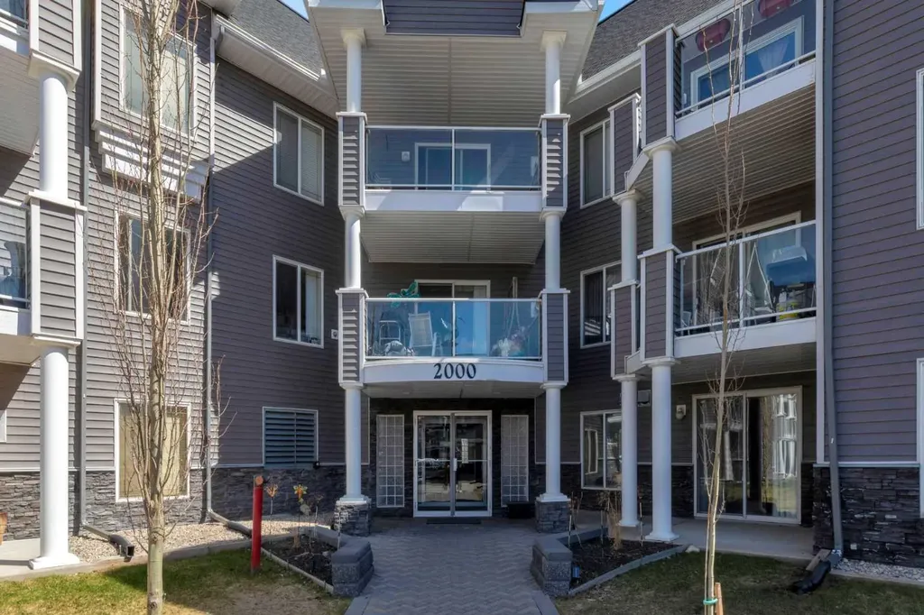 2212 Tuscarora Manor NW Calgary AB T3L 2J9