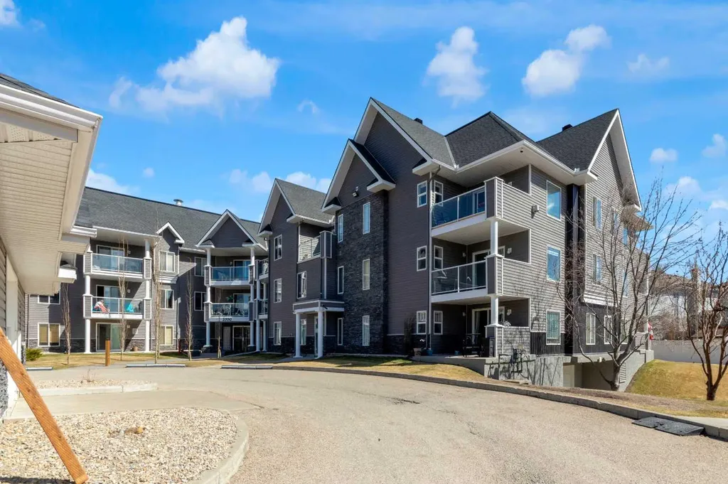 2212 Tuscarora Manor NW Calgary AB T3L 2J9