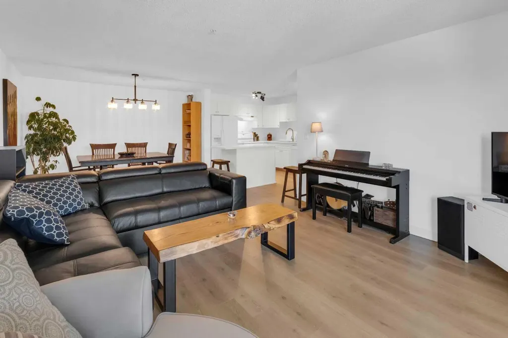2212 Tuscarora Manor NW Calgary AB T3L 2J9