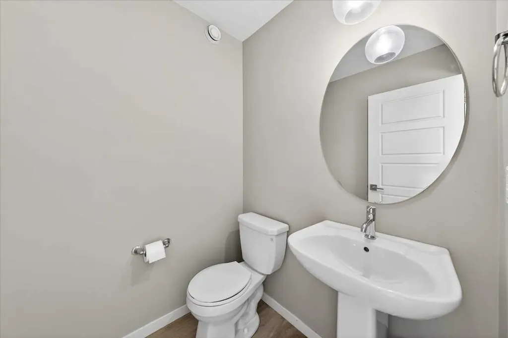 168 Corner Meadows Way NE Calgary AB T3N1Y4