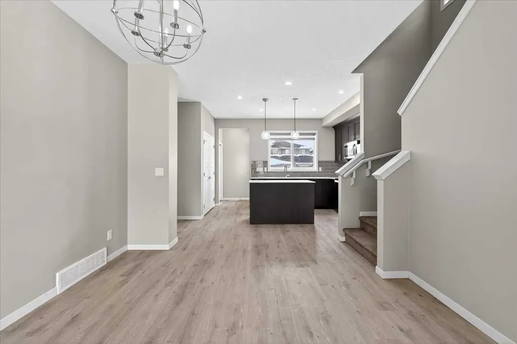 168 Corner Meadows Way NE Calgary AB T3N1Y4