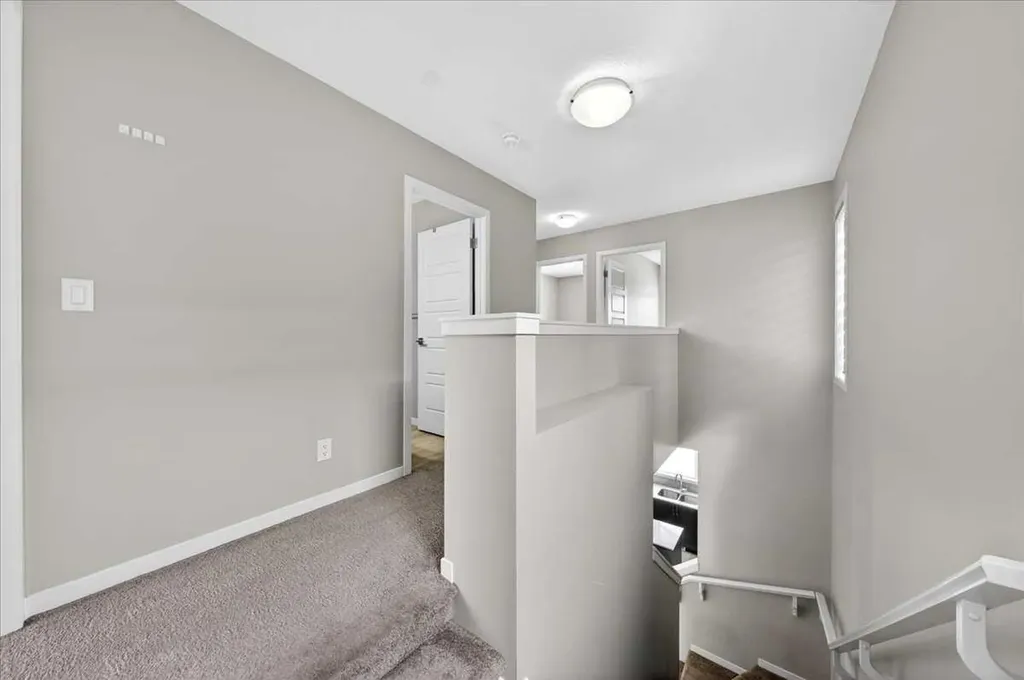 168 Corner Meadows Way NE Calgary AB T3N1Y4