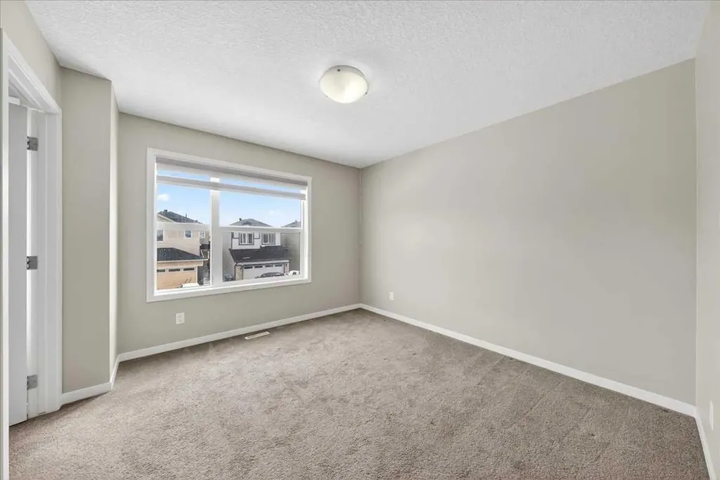 168 Corner Meadows Way NE Calgary AB T3N1Y4