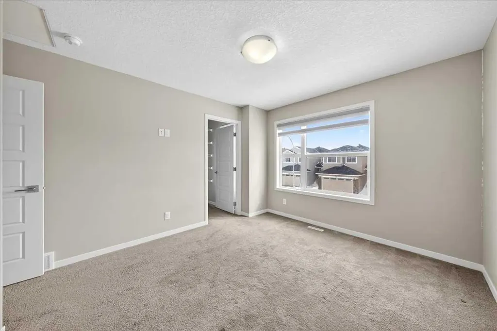 168 Corner Meadows Way NE Calgary AB T3N1Y4