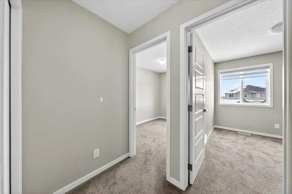 168 Corner Meadows Way NE Calgary AB T3N1Y4