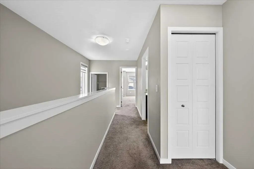 168 Corner Meadows Way NE Calgary AB T3N1Y4