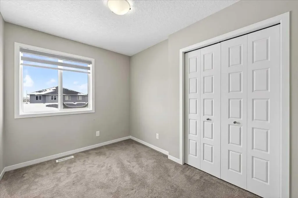 168 Corner Meadows Way NE Calgary AB T3N1Y4