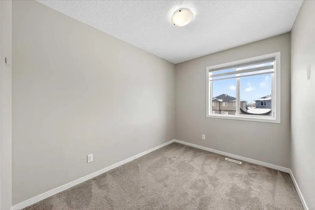 168 Corner Meadows Way NE Calgary AB T3N1Y4