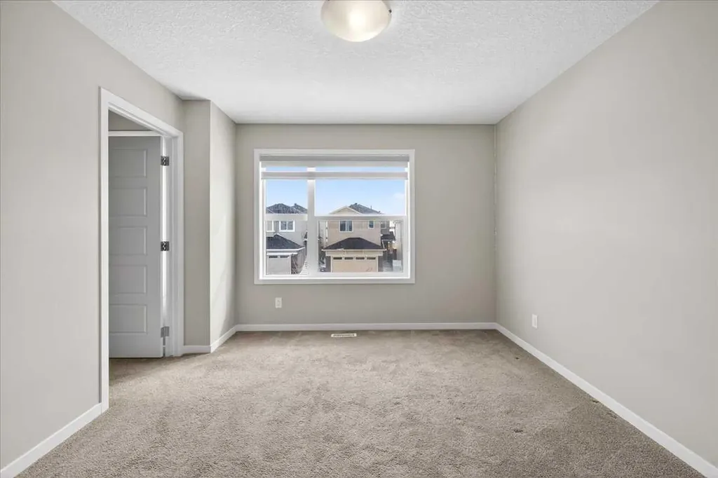 168 Corner Meadows Way NE Calgary AB T3N1Y4