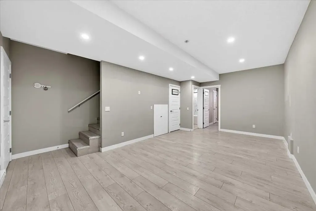168 Corner Meadows Way NE Calgary AB T3N1Y4