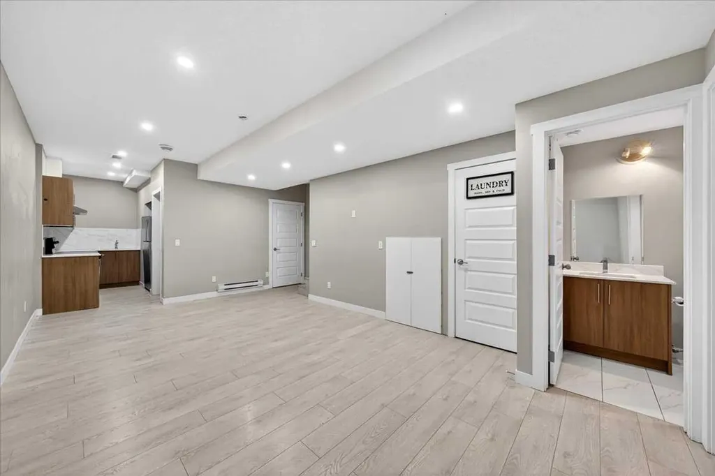168 Corner Meadows Way NE Calgary AB T3N1Y4
