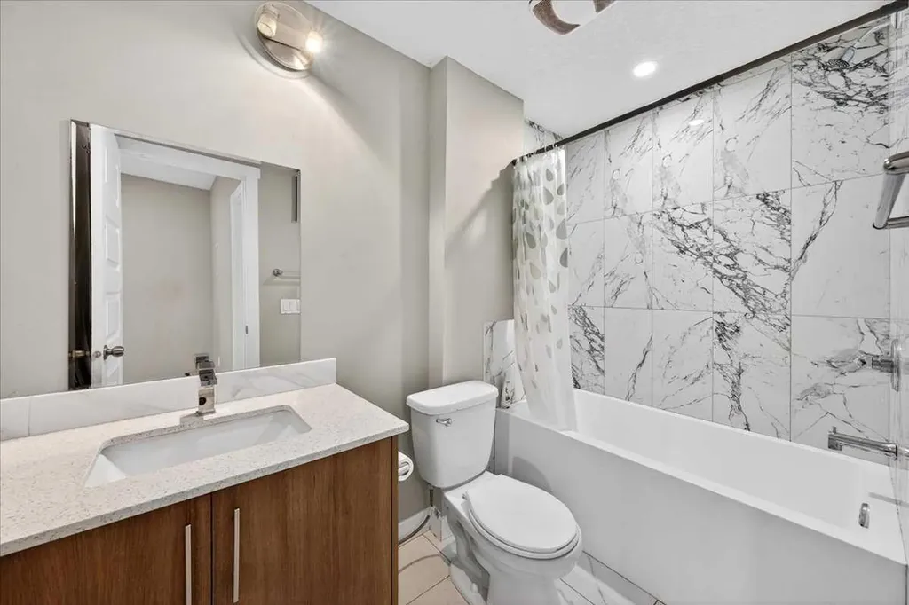 168 Corner Meadows Way NE Calgary AB T3N1Y4