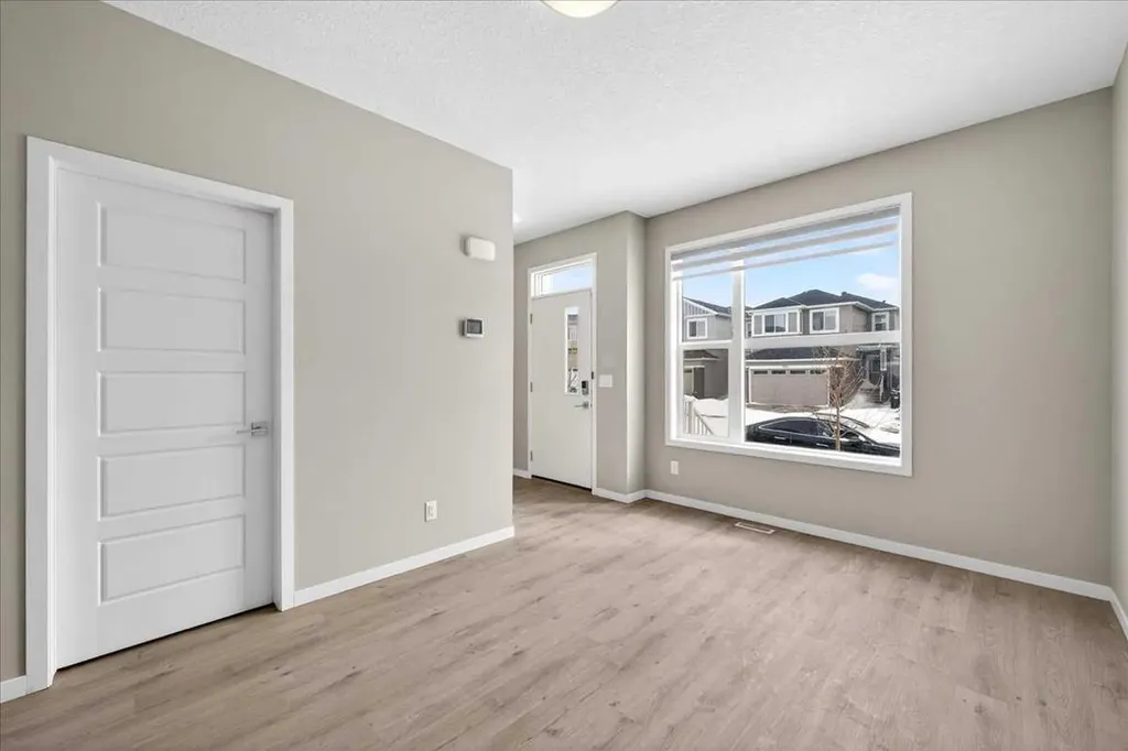 168 Corner Meadows Way NE Calgary AB T3N1Y4