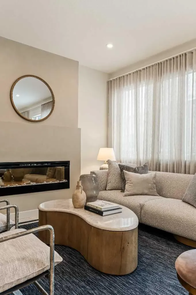 103 Silver Spruce Grove Calgary AB T2X 5M1