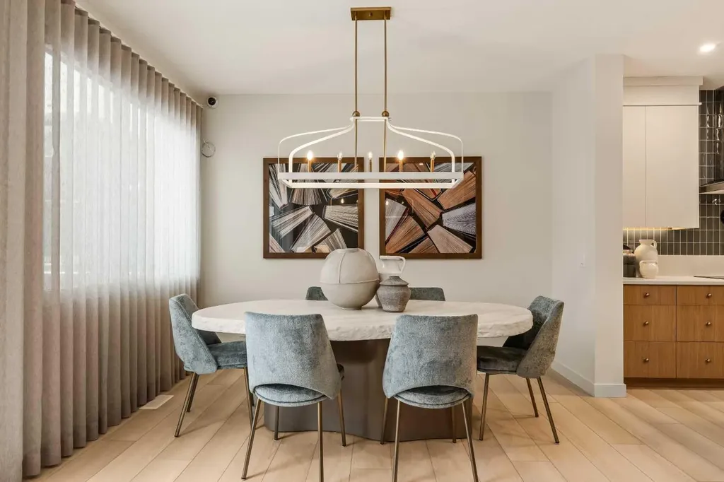 103 Silver Spruce Grove Calgary AB T2X 5M1