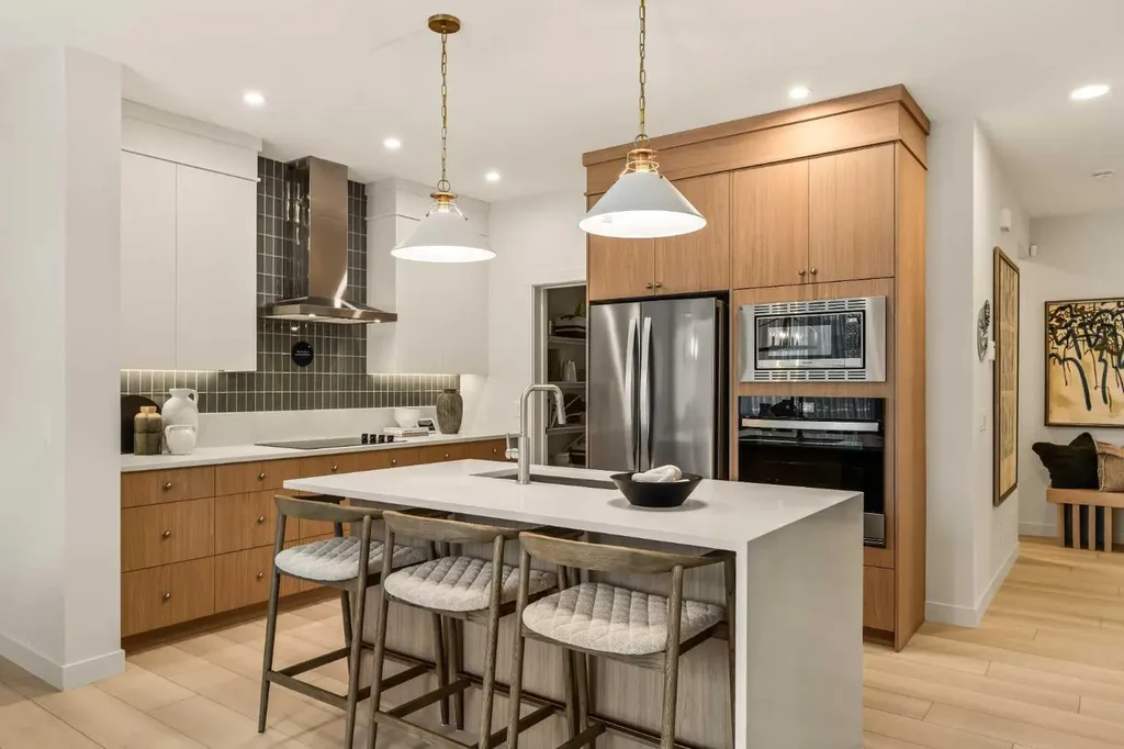 103 Silver Spruce Grove Calgary AB T2X 5M1