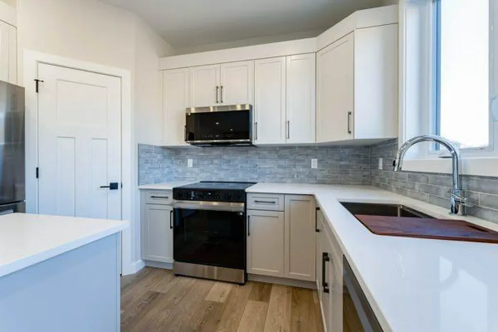 157 10 Avenue SE Drumheller AB T0J0Y6