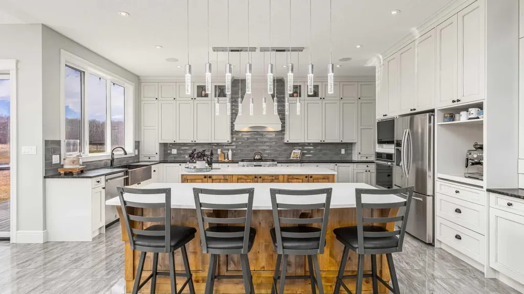 17195 316 Avenue E Rural Foothills County AB T1S 3S4