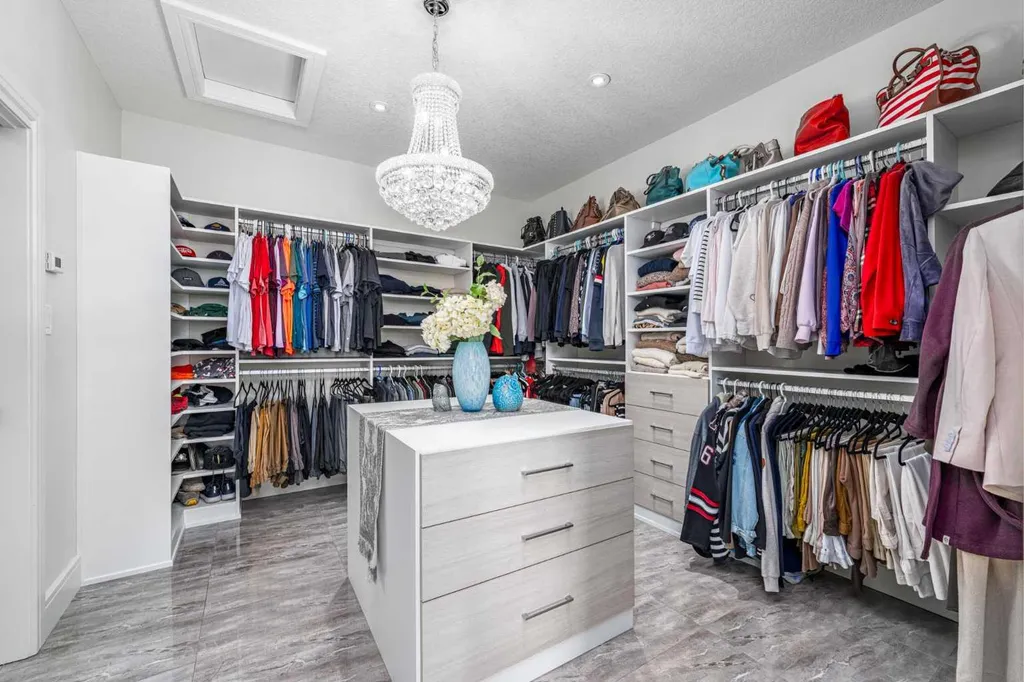 17195 316 Avenue E Rural Foothills County AB T1S 3S4