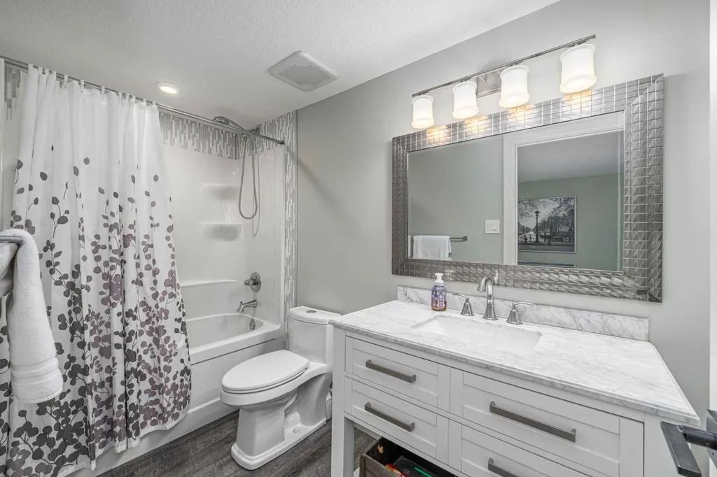 17195 316 Avenue E Rural Foothills County AB T1S 3S4