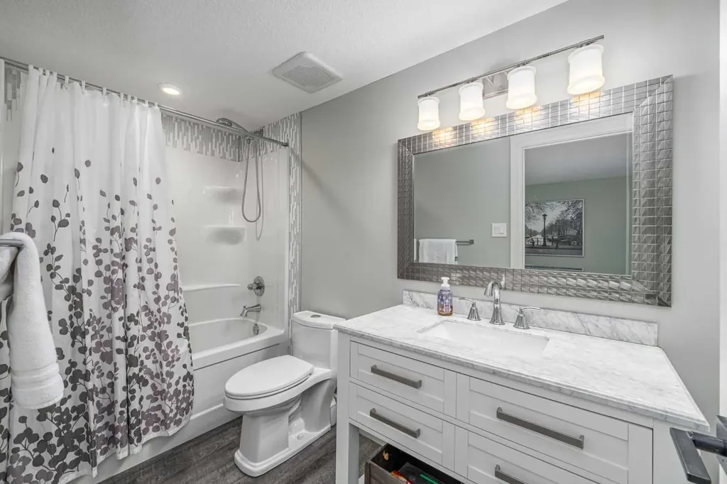 17195 316 Avenue E Rural Foothills County AB T1S 3S4