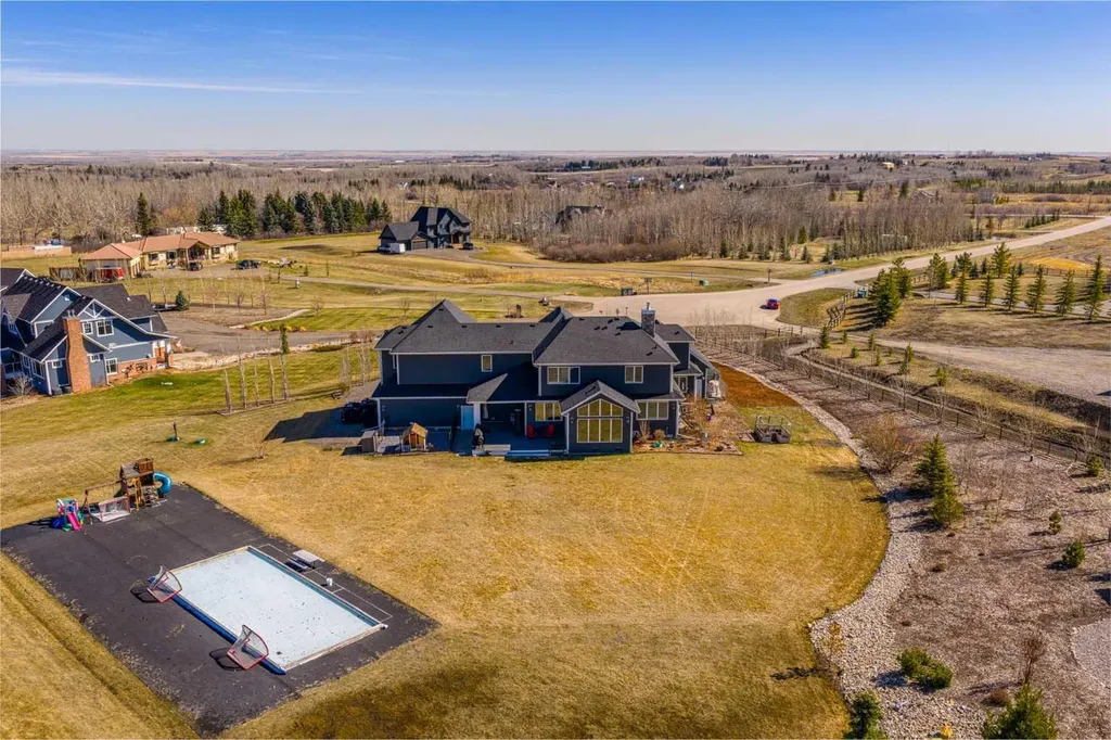 17195 316 Avenue E Rural Foothills County AB T1S 3S4