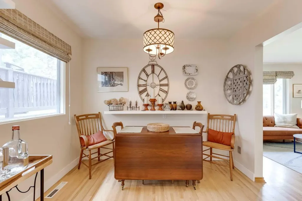 1333 Rosehill Drive NW Calgary AB T2K 1M3