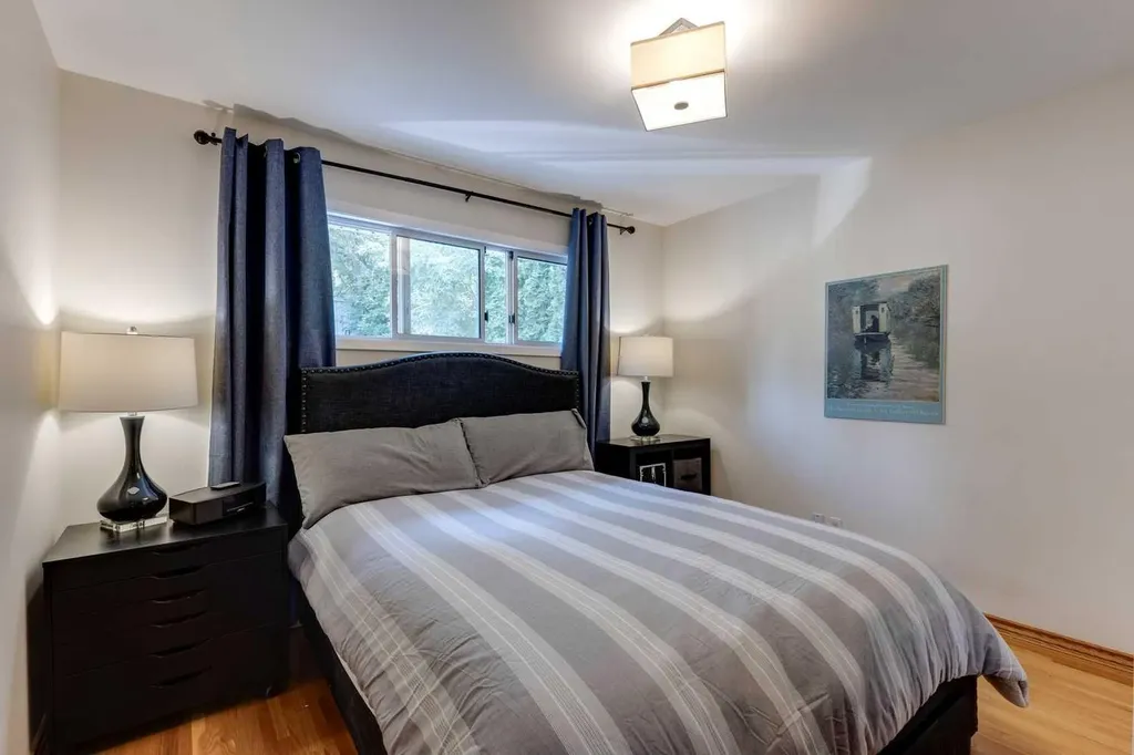 1333 Rosehill Drive NW Calgary AB T2K 1M3