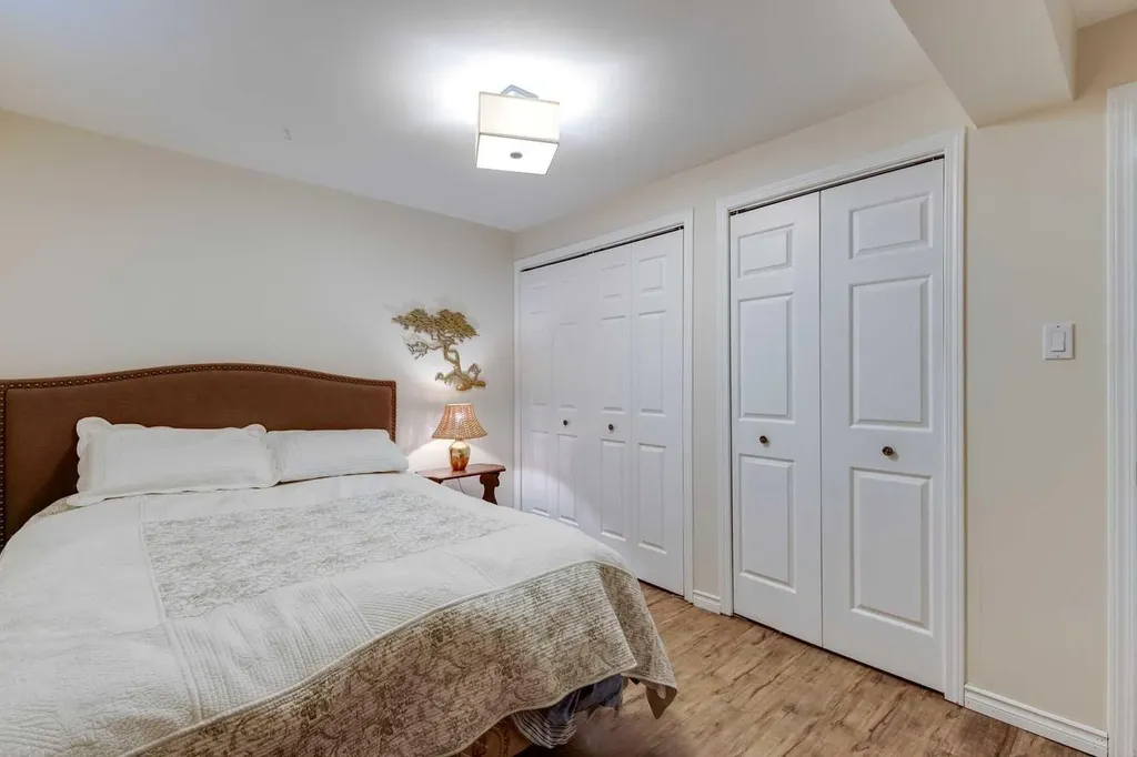 1333 Rosehill Drive NW Calgary AB T2K 1M3