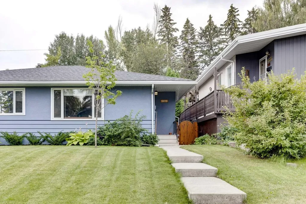 1333 Rosehill Drive NW Calgary AB T2K 1M3