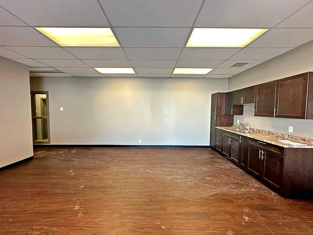 9714 Main Street Fort Mcmurray AB T9H 1T6