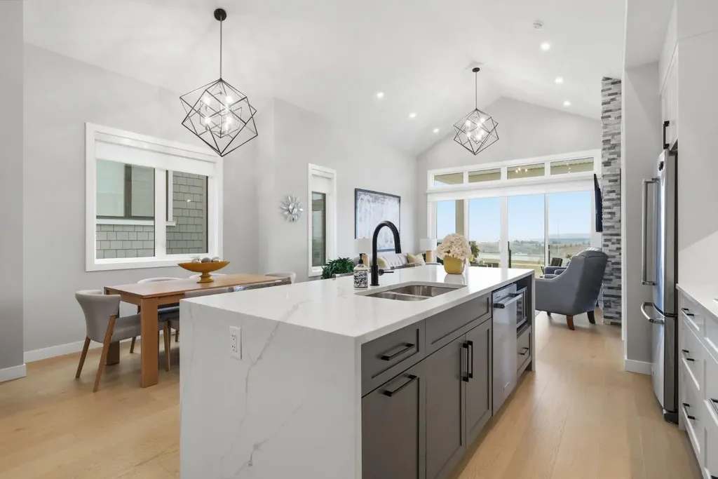 408 Crestridge Common SW Calgary AB T3B 6J5
