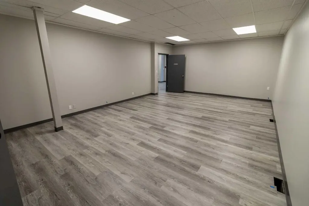 4041 74 Avenue SE Calgary AB T2C 4E3