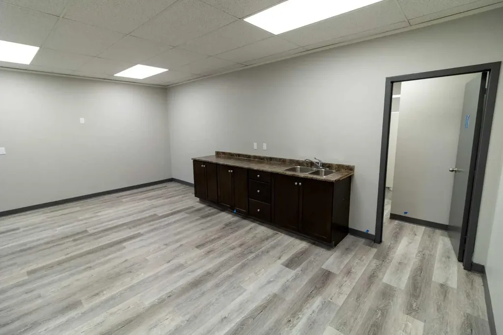 4041 74 Avenue SE Calgary AB T2C 4E3