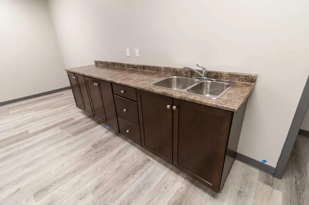 4041 74 Avenue SE Calgary AB T2C 4E3