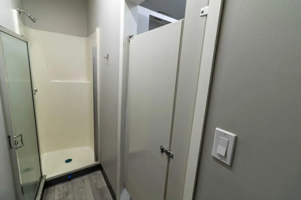 4041 74 Avenue SE Calgary AB T2C 4E3