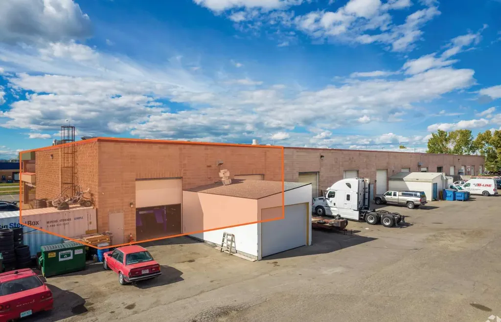 4041 74 Avenue SE Calgary AB T2C 4E3