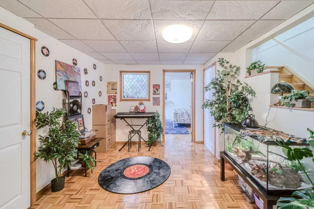 239 Arbour Wood Close NW Calgary AB T3G 4C3