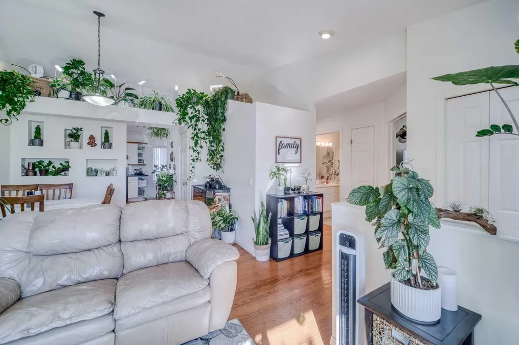 239 Arbour Wood Close NW Calgary AB T3G 4C3