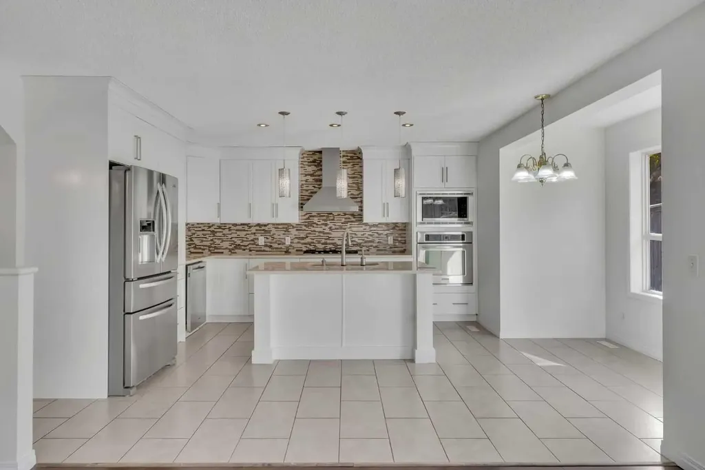 338 Panamount Drive NW Calgary AB T3K 5M1