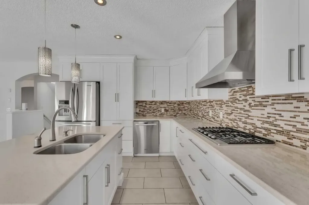 338 Panamount Drive NW Calgary AB T3K 5M1