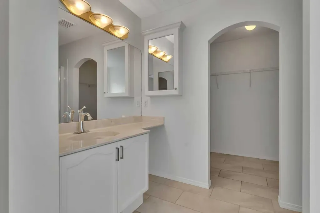 338 Panamount Drive NW Calgary AB T3K 5M1
