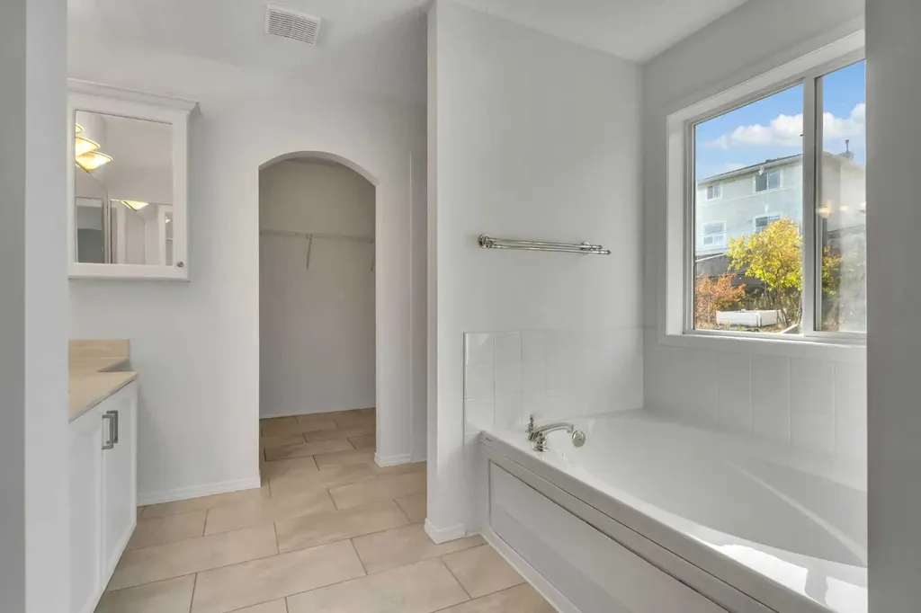 338 Panamount Drive NW Calgary AB T3K 5M1