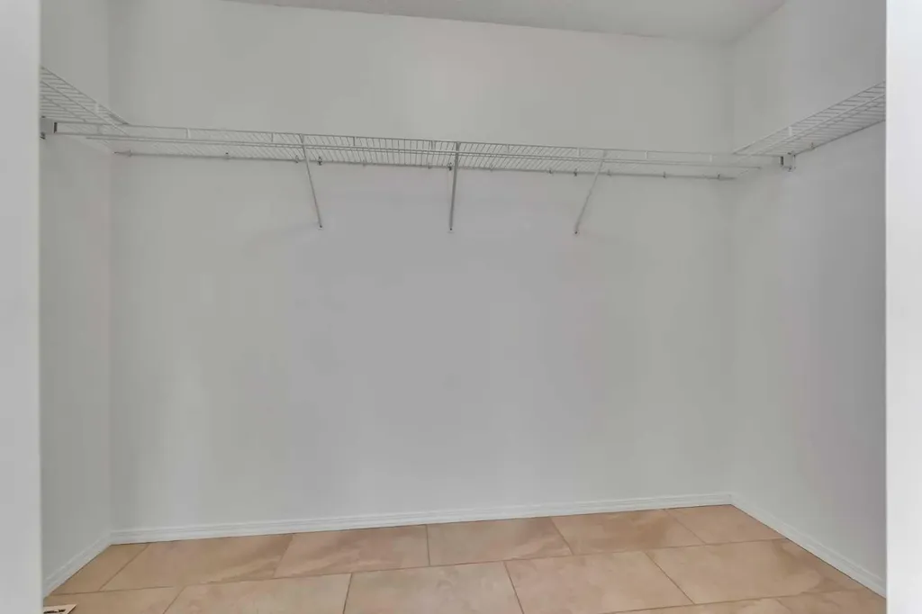 338 Panamount Drive NW Calgary AB T3K 5M1