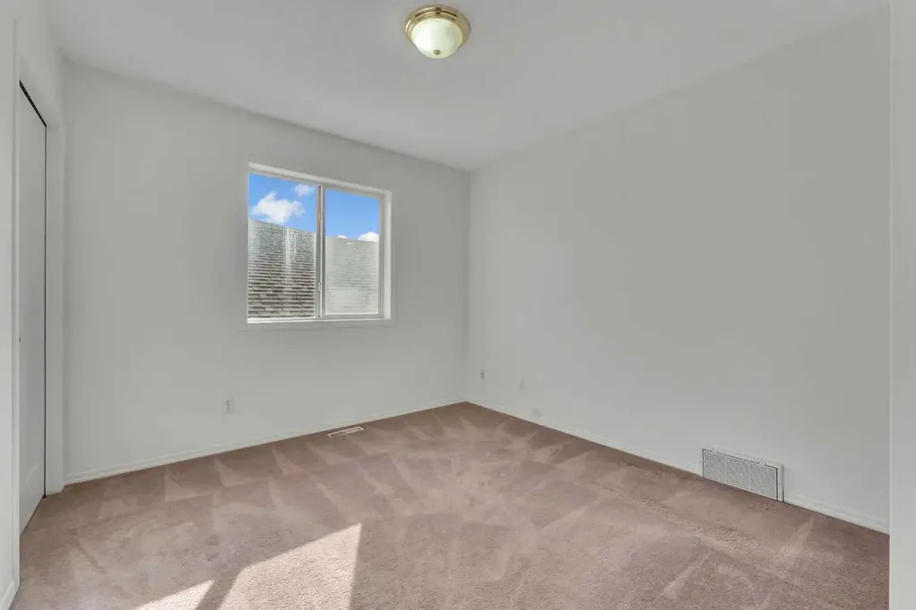 338 Panamount Drive NW Calgary AB T3K 5M1
