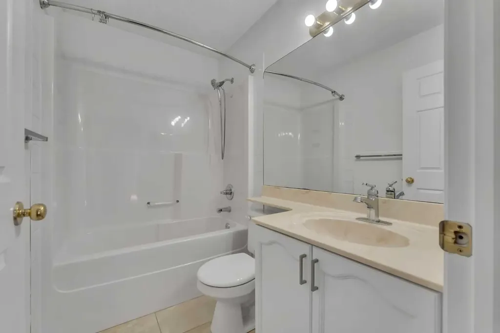 338 Panamount Drive NW Calgary AB T3K 5M1