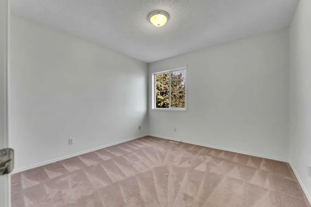 338 Panamount Drive NW Calgary AB T3K 5M1