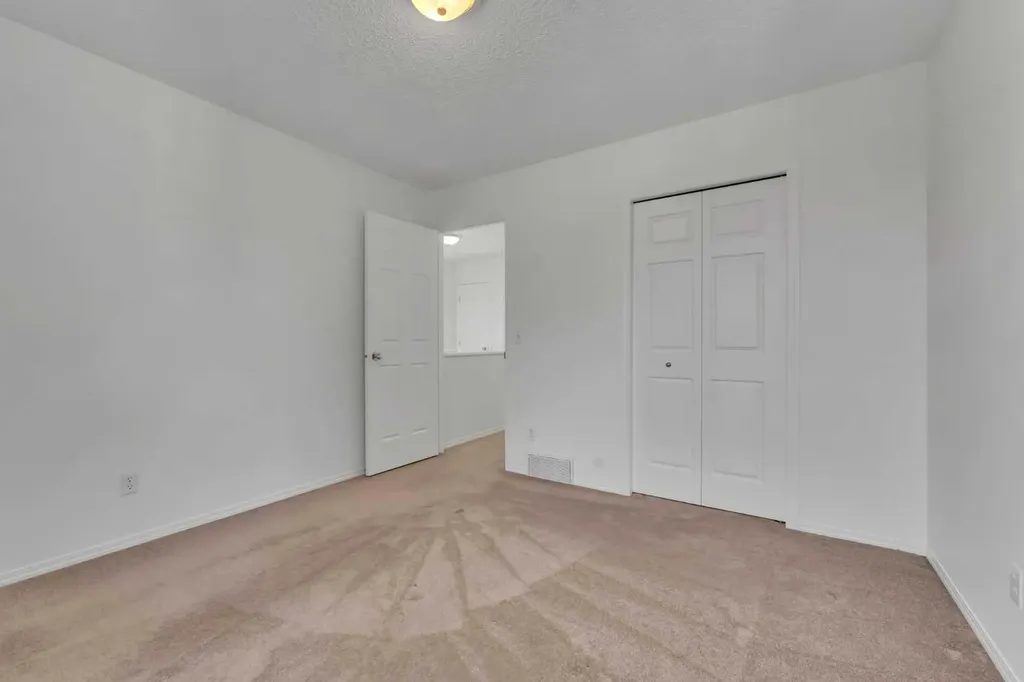 338 Panamount Drive NW Calgary AB T3K 5M1