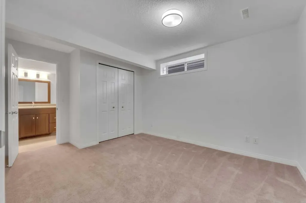 338 Panamount Drive NW Calgary AB T3K 5M1